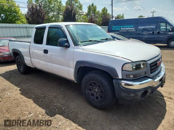 2005 GMC Sierra 1500 SLE z VIN 1GTEK19B05E271466, wystawiony jako Copart lot #68910425 z przebiegiem 192 553 mil mil oraz Czysty tytuł • Clean title. Historia ofert i sprzedaży dostępna na DreamBid. Obrazek 4.