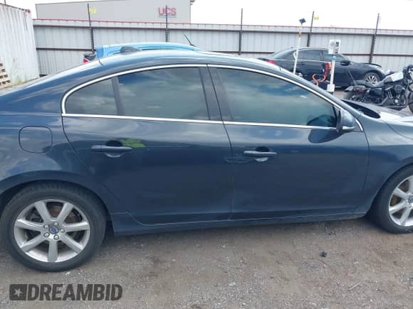 2016 Volvo S60 T5 Drive-E Premier with VIN YV126MFK4G2404550, listed as a IAAI auction lot 42960457 with 178,868 mi miles and . Bid and sale history available at DreamBid. Image 14.