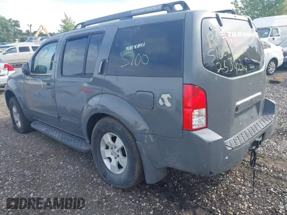 2005 Nissan Pathfinder LE with VIN 5N1AR18U55C723027, listed as a IAAI auction lot 43238793 with Not provided miles and . Bid and sale history available at DreamBid. Image 3.