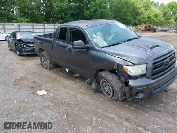 2011 Toyota Tundra с VIN 5TFUY5F17BX185083, выставлен на аукционе IAAI как лот 42516836 с пробегом 124 311 миль миль и . История ставок и продаж доступна на DreamBid. Изображение 1.