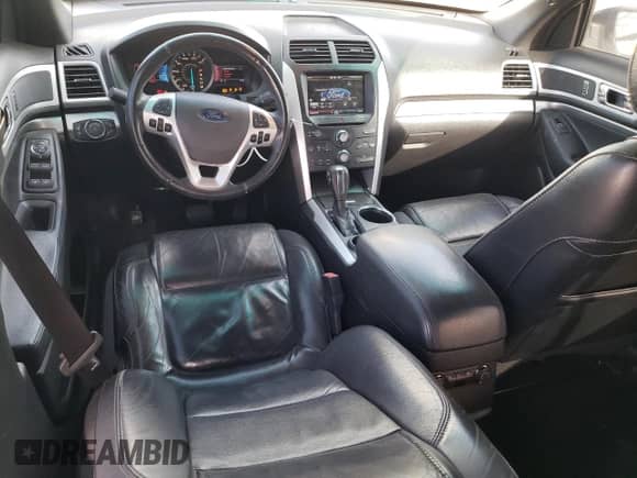 2012 Ford Explorer XLT z VIN 1FMHK7D87CGA98246, wystawiony jako Copart lot #88010235 z przebiegiem 195 542 mil mil oraz Szkoda całkowita • Salvage title. Historia ofert i sprzedaży dostępna na DreamBid. Obrazek 8.