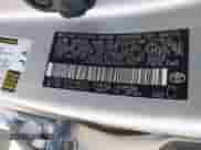 2013 Toyota Prius One z VIN JTDKN3DU4D5665193, wystawiony jako IAAI lot #42137373 z przebiegiem 196 469 mil mil oraz . Historia ofert i sprzedaży dostępna na DreamBid. Obrazek 9.