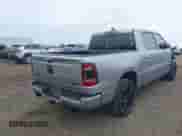 2020 Ram 1500 Lone Star z VIN 1C6SRFFT5LN184997, wystawiony jako IAAI lot #42310591 z przebiegiem 81 155 mil mil oraz . Historia ofert i sprzedaży dostępna na DreamBid. Obrazek 4.