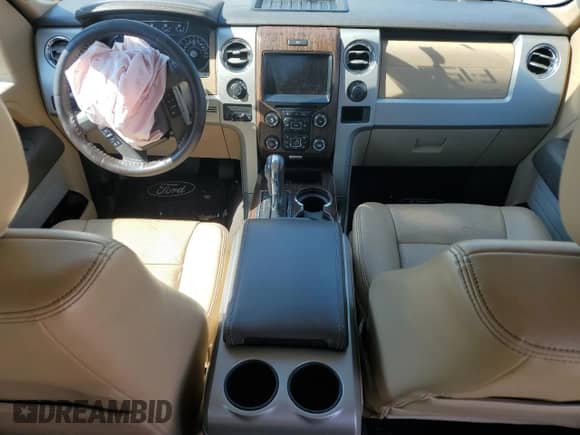 2013 Ford F-150 Lariat z VIN 1FTFW1ET9DKD16055, wystawiony jako Copart lot #84370865 z przebiegiem Nie podano mil oraz Szkoda całkowita • Salvage title. Historia ofert i sprzedaży dostępna na DreamBid. Obrazek 8.