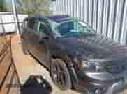 2019 Dodge Journey Crossroad z VIN 3C4PDDGG1KT841067, wystawiony jako IAAI lot #41807185 z przebiegiem 134 725 mil mil oraz . Historia ofert i sprzedaży dostępna na DreamBid. Obrazek 6.