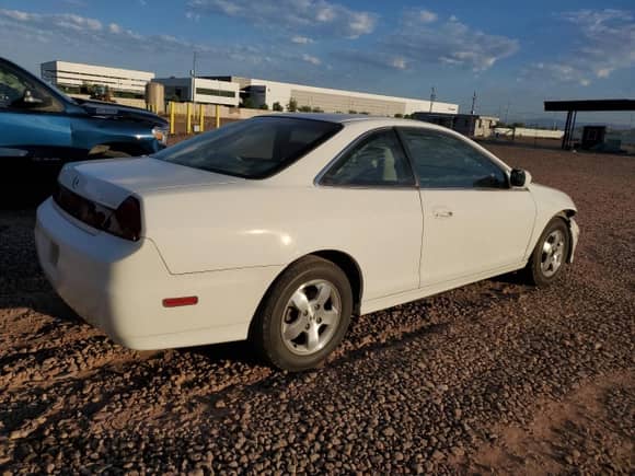 2001 Honda Accord EX with VIN 1HGCG325X1A029635, listed as a Copart auction lot 63676325 with 145,717 mi miles and Salvage title. Bid and sale history available at DreamBid. Image 3.