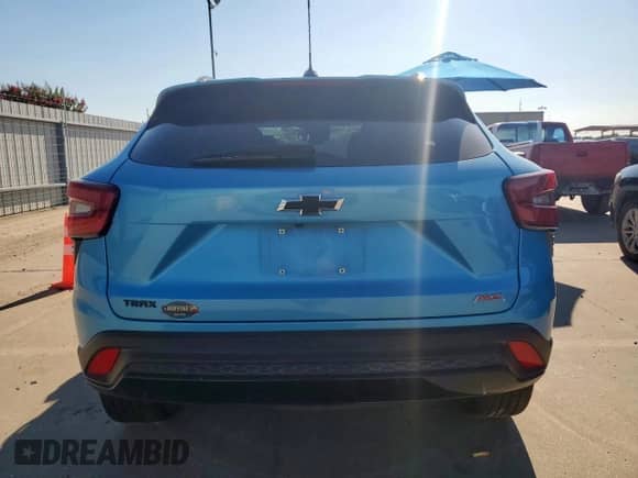 2025 Chevrolet Trax 2RS с VIN KL77LJEP0SC038621, выставлен на аукционе Copart как лот 71327035 с пробегом 70 319 миль миль и Списание • Salvage title. История ставок и продаж доступна на DreamBid. Изображение 6.