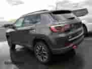 2019 Jeep Compass Trailhawk z VIN 3C4NJDDBXKT780200, wystawiony jako Copart lot #84975535 z przebiegiem 43 811 mil mil oraz Czysty tytuł • Clean title. Historia ofert i sprzedaży dostępna na DreamBid. Obrazek 2.