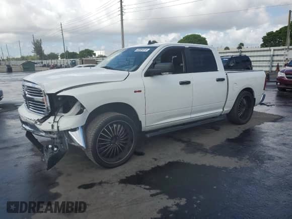 2018 Ram 1500 Big Horn z VIN 3C6RR6LT4JG171327, wystawiony jako Copart lot #55954515 z przebiegiem 76 132 mil mil oraz Szkoda całkowita • Salvage title. Historia ofert i sprzedaży dostępna na DreamBid. Obrazek 1.