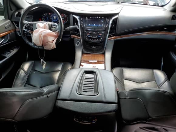 2019 Cadillac Escalade ESV Luxury с VIN 1GYS3HKJ6KR143418, выставлен на аукционе Copart как лот 63039084 с пробегом 185 770 миль миль и Списание • Salvage title. История ставок и продаж доступна на DreamBid. Изображение 8.