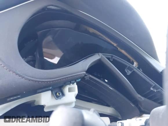 2009 Hyundai Genesis with VIN KMHGC46F49U044819, listed as a IAAI auction lot 40772396 with Not provided miles and . Bid and sale history available at DreamBid. Image 7.