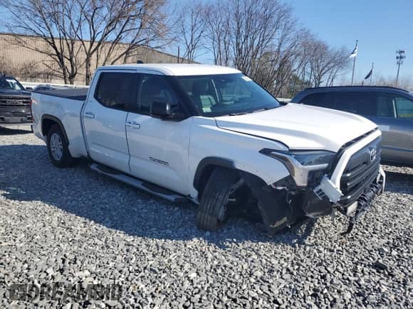 2024 Toyota Tundra SR5 with VIN 5TFLA5EC2RX033533, listed as a Copart auction lot 53346705 with 5,037 mi miles and Salvage title. Bid and sale history available at DreamBid. Image 4.