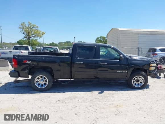 2007 Chevrolet Silverado 2500HD 1LT with VIN 1GCHK23607F538603, listed as a IAAI auction lot 41788608 with 421,491 mi miles and . Bid and sale history available at DreamBid. Image 13.