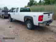 2009 Chevrolet Silverado 2500HD Work Truck z VIN 1GCHK49K09E164826, wystawiony jako IAAI lot #42240728 z przebiegiem 296 227 mil mil oraz . Historia ofert i sprzedaży dostępna na DreamBid. Obrazek 3.