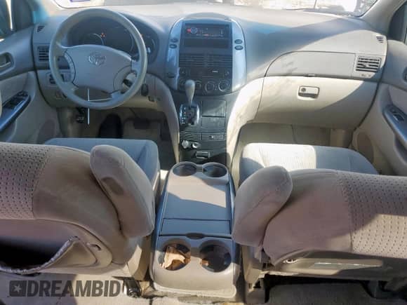 2008 Toyota Sienna CE с VIN 5TDZK23C48S129631, выставлен на аукционе Copart как лот 71609785 с пробегом 305 310 миль миль и Списание • Salvage title. История ставок и продаж доступна на DreamBid. Изображение 8.