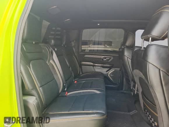 2023 Ram 1500 TRX z VIN 1C6SRFU94PN536609, wystawiony jako Copart lot #86865605 z przebiegiem 24 713 mil mil oraz Czysty tytuł • Clean title. Historia ofert i sprzedaży dostępna na DreamBid. Obrazek 10.