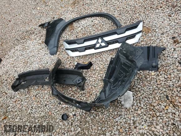 2020 Mitsubishi Outlander ES с VIN JA4AR3AU7LU014773, выставлен на аукционе Copart как лот 71806055 с пробегом 87 600 миль миль и Списание • Salvage title. История ставок и продаж доступна на DreamBid. Изображение 13.