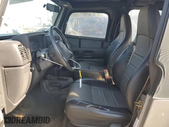 2000 Jeep Wrangler SE with VIN 1J4FA29P4YP775935, listed as a Copart auction lot 80458955 with 100,211 mi miles and Salvage title. Bid and sale history available at DreamBid. Image 7.