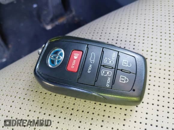 2024 Toyota Sienna Limited z VIN 5TDZRKEC6RS209376, wystawiony jako IAAI lot #41901916 z przebiegiem 20 452 mil mil oraz . Historia ofert i sprzedaży dostępna na DreamBid. Obrazek 11.