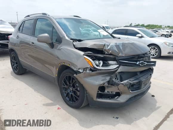 2021 Chevrolet Trax LT with VIN KL7CJLSBXMB359468, listed as a IAAI auction lot 41982149 with 199,685 mi miles and . Bid and sale history available at DreamBid. Image 1.
