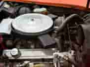 1975 Chevrolet Corvette z VIN 1Z37J5S437631, wystawiony jako Copart lot #51933835 z przebiegiem 98 510 mil mil oraz Czysty tytuł • Clean title. Historia ofert i sprzedaży dostępna na DreamBid. Obrazek 7.