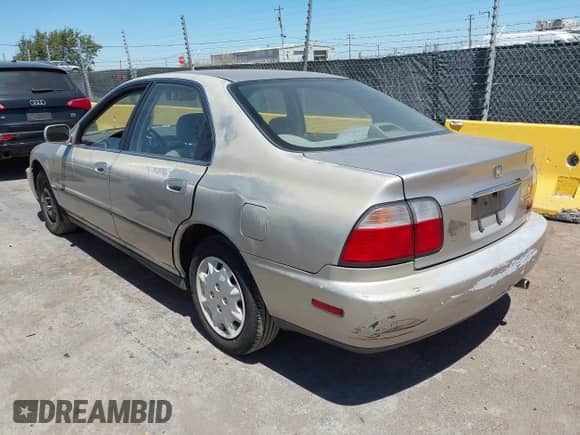 1996 Honda Accord LX with VIN 1HGCD5630TA148505, listed as a IAAI auction lot 42907969 with 213,281 mi miles and . Bid and sale history available at DreamBid. Image 3.