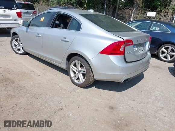 2015 Volvo S60 T5 Premier с VIN YV1612TK6F2332564, выставлен на аукционе IAAI как лот 42739872 с пробегом Не указан миль и . История ставок и продаж доступна на DreamBid. Изображение 3.