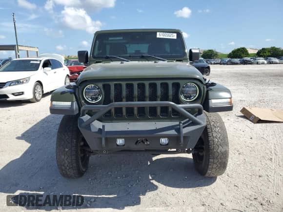 2021 Jeep Wrangler Unlimited Sahara Altitude z VIN 1C4HJXEM9MW596278, wystawiony jako Copart lot #61005625 z przebiegiem 47 033 mil mil oraz Szkoda całkowita • Salvage title. Historia ofert i sprzedaży dostępna na DreamBid. Obrazek 5.