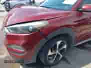 2018 Hyundai Tucson Sport с VIN KM8J33AL1JU800561, выставлен на аукционе IAAI как лот 42471795 с пробегом 81 809 миль миль и . История ставок и продаж доступна на DreamBid. Изображение 19.