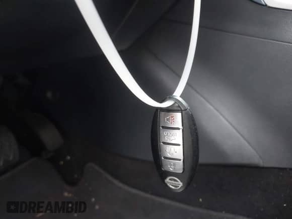 2017 Nissan Sentra SR z VIN 3N1AB7AP2HY240688, wystawiony jako IAAI lot #41573565 z przebiegiem 114 681 mil mil oraz . Historia ofert i sprzedaży dostępna na DreamBid. Obrazek 11.