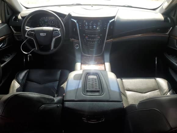 2017 Cadillac Escalade ESV Premium Luxury with VIN 1GYS4JKJ1HR217731, listed as a Copart auction lot 61432585 with 95,348 mi miles and Clean title. Bid and sale history available at DreamBid. Image 8.