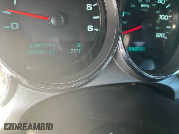 2009 GMC Sierra 1500 z VIN 2GTEC290291129595, wystawiony jako Copart lot #90131885 z przebiegiem 124 544 mil mil oraz Czysty tytuł • Clean title. Historia ofert i sprzedaży dostępna na DreamBid. Obrazek 8.