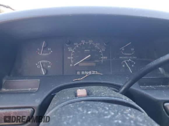 1993 Ford F-150 z VIN 1FTEF15N9PNA64694, wystawiony jako Copart lot #75443244 z przebiegiem Nie podano mil oraz Nie do naprawy • Non repairable. Historia ofert i sprzedaży dostępna na DreamBid. Obrazek 9.