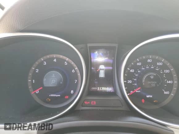 2014 Hyundai Santa Fe with VIN 5XYZU3LB0EG156566, listed as a Copart auction lot 70406135 with 113,866 mi miles and Clean title. Bid and sale history available at DreamBid. Image 9.