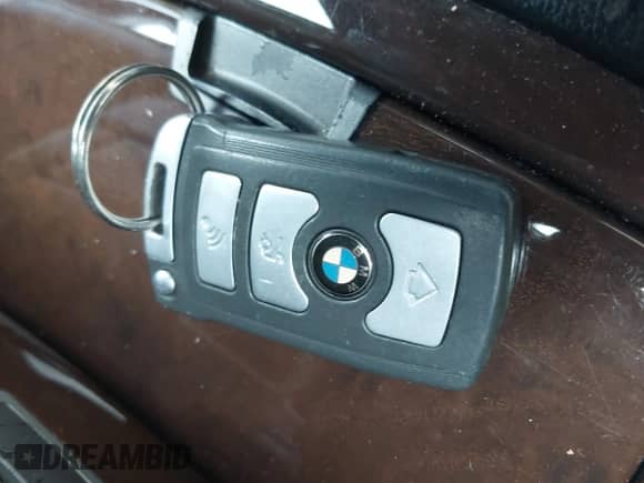 2008 BMW 7 Series 750Li z VIN WBAHN83528DT84746, wystawiony jako IAAI lot #42227238 z przebiegiem 162 892 mil mil oraz . Historia ofert i sprzedaży dostępna na DreamBid. Obrazek 11.