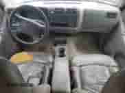 1996 Chevrolet Blazer with VIN 1GNDT13W5T2180946, listed as a Copart auction lot 71750055 with 273,984 mi miles and Salvage title. Bid and sale history available at DreamBid. Image 8.