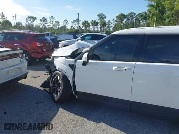 2025 Hyundai Santa Fe SE с VIN 5NMP14GL2SH070282, выставлен на аукционе IAAI как лот 41259268 с пробегом 19 077 миль миль и . История ставок и продаж доступна на DreamBid. Изображение 6.