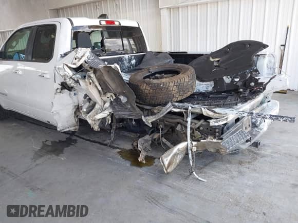 2020 Ram 1500 Big Horn z VIN 1C6RREBTXLN294751, wystawiony jako IAAI lot #42903519 z przebiegiem 194 530 mil mil oraz . Historia ofert i sprzedaży dostępna na DreamBid. Obrazek 6.