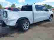 2025 Ram 1500 Big Horn z VIN 1C6RREFG7SN534270, wystawiony jako IAAI lot #42577361 z przebiegiem 33 491 mil mil oraz . Historia ofert i sprzedaży dostępna na DreamBid. Obrazek 4.