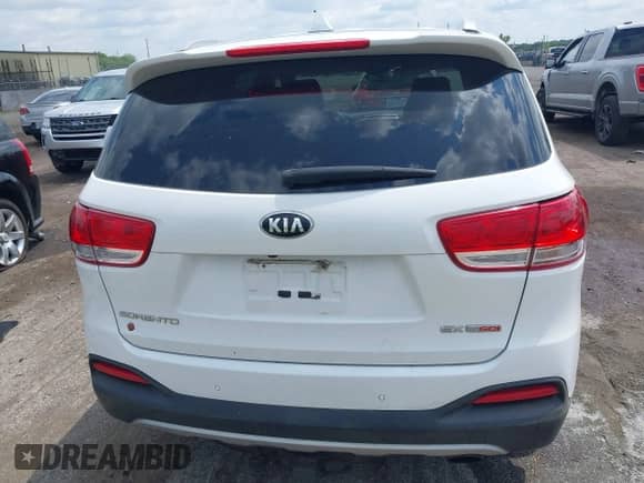 2016 Kia Sorento EX z VIN 5XYPHDA10GG016872, wystawiony jako IAAI lot #42479799 z przebiegiem 153 553 mil mil oraz . Historia ofert i sprzedaży dostępna na DreamBid. Obrazek 16.