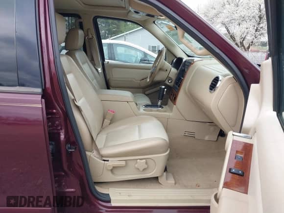 2006 Ford Explorer Eddie Bauer с VIN 1FMEU74846ZA09335, выставлен на аукционе IAAI как лот 41986862 с пробегом 139 406 миль миль и . История ставок и продаж доступна на DreamBid. Изображение 5.