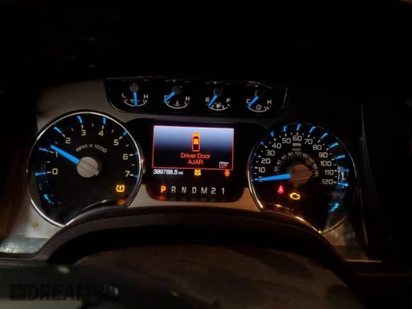 2013 Ford F-150 Platinum с VIN 1FTFW1ET3DFB03143, выставлен на аукционе Copart как лот 80851005 с пробегом 389 788 миль миль и Списание • Salvage title. История ставок и продаж доступна на DreamBid. Изображение 9.