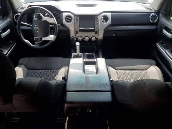 2016 Toyota Tundra SR5 с VIN 5TFDW5F17GX540122, выставлен на аукционе Copart как лот 68178165 с пробегом 166 644 миль миль и Списание • Salvage title. История ставок и продаж доступна на DreamBid. Изображение 8.