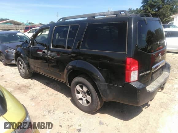 2005 Nissan Pathfinder LE z VIN 5N1AR18U25C761718, wystawiony jako IAAI lot #43180774 z przebiegiem 487 476 mil mil oraz . Historia ofert i sprzedaży dostępna na DreamBid. Obrazek 3.