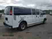 2004 Chevrolet Express Passenger z VIN 1GAHG39U641208561, wystawiony jako Copart lot #47579375 z przebiegiem Nie podano mil oraz Szkoda całkowita • Salvage title. Historia ofert i sprzedaży dostępna na DreamBid. Obrazek 3.