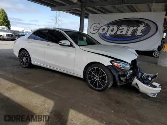 2021 Mercedes-Benz C 300 с VIN W1KWF8DB1MR610547, выставлен на аукционе Copart как лот 70835925 с пробегом 35 365 миль миль и Списание • Salvage title. История ставок и продаж доступна на DreamBid. Изображение 4.