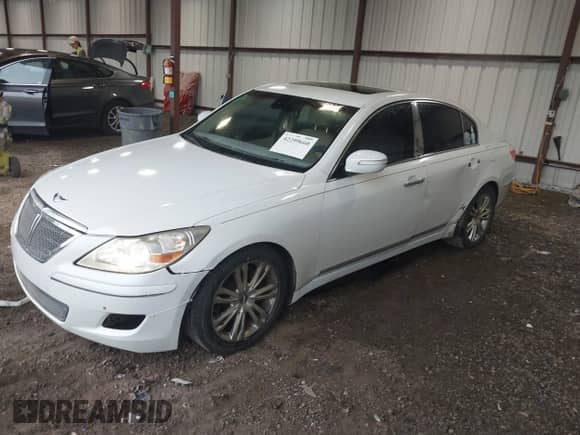 2010 Hyundai Genesis z VIN KMHGC4DF9AU109669, wystawiony jako IAAI lot #42299660 z przebiegiem 145 912 mil mil oraz . Historia ofert i sprzedaży dostępna na DreamBid. Obrazek 17.