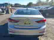 2018 Hyundai Elantra SEL z VIN 5NPD84LF7JH245478, wystawiony jako IAAI lot #43452662 z przebiegiem 95 317 mil mil oraz . Historia ofert i sprzedaży dostępna na DreamBid. Obrazek 16.