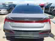 2025 Hyundai Elantra SEL Sport z VIN KMHLM4DJ2SU143499, wystawiony jako IAAI lot #42857454 z przebiegiem 8 624 mil mil oraz . Historia ofert i sprzedaży dostępna na DreamBid. Obrazek 17.