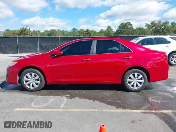 2014 Toyota Camry SE z VIN 4T1BF1FK2EU730316, wystawiony jako IAAI lot #43417761 z przebiegiem 125 092 mil mil oraz . Historia ofert i sprzedaży dostępna na DreamBid. Obrazek 14.